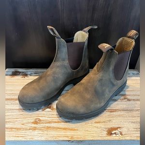 Blundstones - classic Chelsea boots color - rustic brown AUS size 6